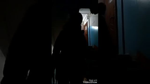 Рум тур по подъезду?? Сидим в подъезде!! ?? смотреть онлайн