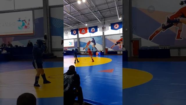 Новосибирск, чемпионат области по боевому самбо, боец нашего клуба @viktor_team14 выиграл бой смотреть онлайн