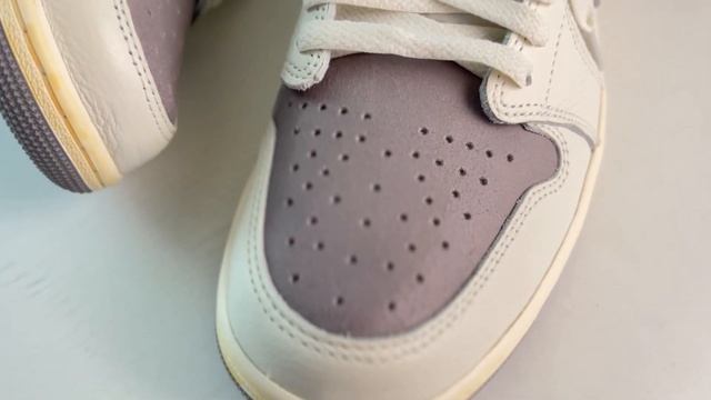 THE MOST UNDERRATED JORDAN 1 OF 2023! AIR JORDAN 1 LOW OG "ATMOSPHERE GREY" смотреть онлайн