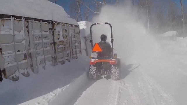 Мини-трактор для домашнего хозяйства KIOTI CS2610 2 смотреть онлайн