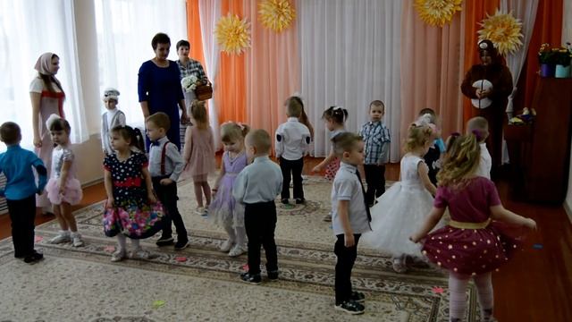 Пляска (2 младшая) смотреть онлайн
