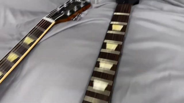 Gibson Les Paul Tobacco Burst Comparison - 1994 - 2010 - 2016 смотреть онлайн