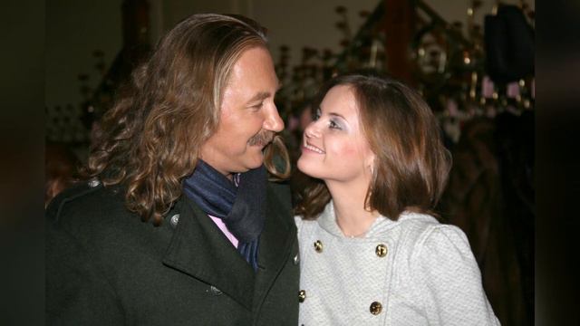 Жена Игоря Николаева с возрастом стала копией его мамы смотреть онлайн