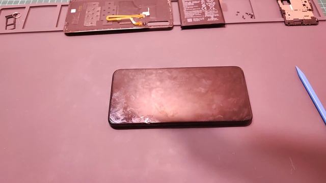 Этот парень HONOR 9X PREMIUM (STK-LX1) был из тех, кто просто любит жизнь. смотреть онлайн