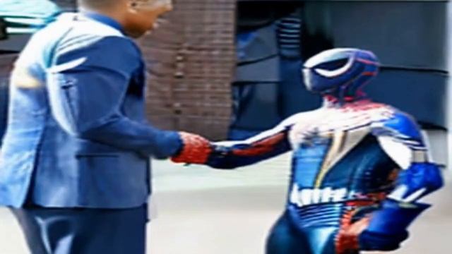 [AI] will smith shaking hands with spiderman смотреть онлайн