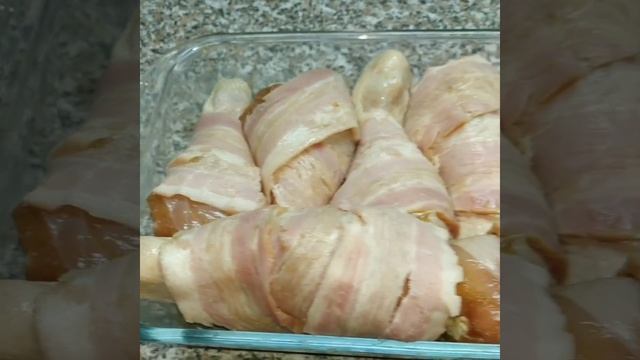 Сочнейшие куриные ножки в беконе. На обед, ужин и даже праздничный стол ? смотреть онлайн