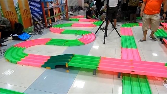 BALAP TAMIYA Di Anime and Toys Festival Mini4WD Race 2012 - DAY 2 смотреть онлайн