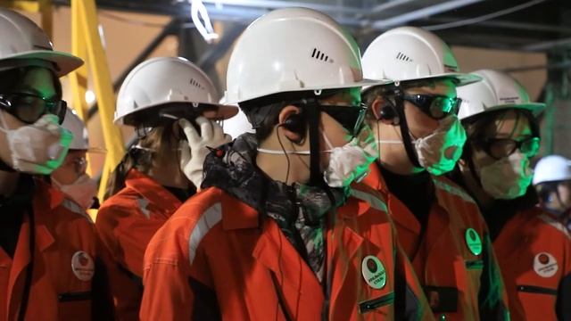 Гимназисты Новотроицка побывали в гостях у металлургов смотреть онлайн