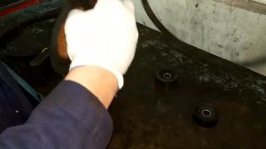 Как открутить болт коленвала / Мазда и прочее