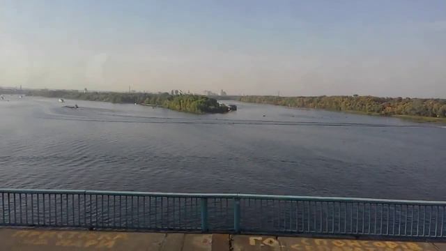 Днепр в Киеве (вид с метро) смотреть онлайн
