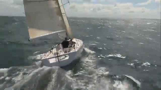 Парусная яхта Beneteau First 40 смотреть онлайн