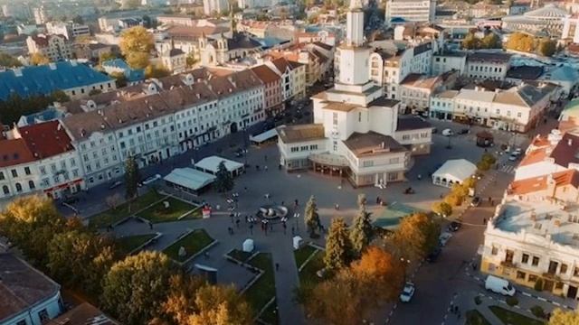 Ремонт, що подібний на декорацію трупа - Тарас Прохасько смотреть онлайн