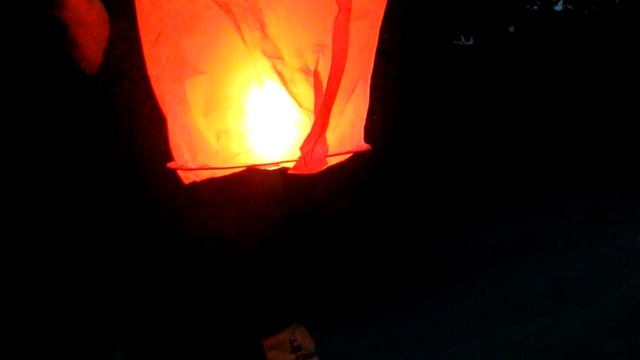 Запускаем фонарик в небо смотреть онлайн