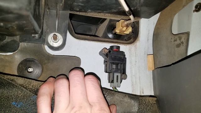 2002 Ford Ranger Fuel Cutoff Switch смотреть онлайн