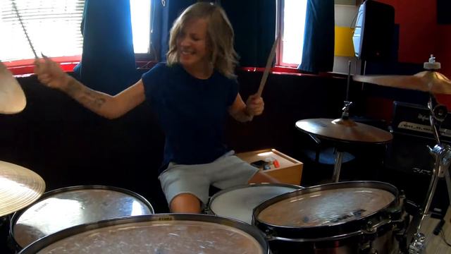 Halápi Katinka - Oláh Ibolya - Nem kell (drum cover) смотреть онлайн