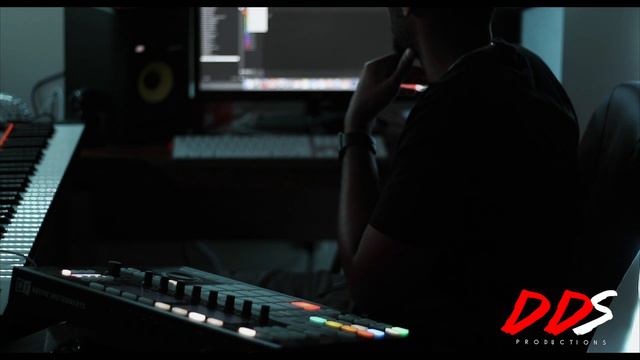 Beat Making Session With Maschine Studio DDS смотреть онлайн