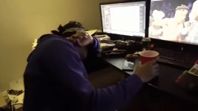 KSI REACT TO JAKE PAUL'S VIDEO!! *Boxing Match* смотреть онлайн