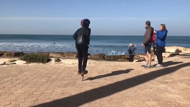 Пого стик. Натан зайка попрыгай-ка. Палка на пружине кузнечик, палка скакалка. смотреть онлайн