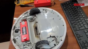 Замена АКБ и обслуживание робота-пылесоса Xiaomi Mi Robot Vacuum Cleaner опыт использования.