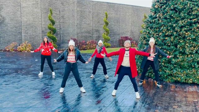 CHRISTMAS DANCE FLASHMOB "SANTA CLAUS IS COMING TO TOWN" - JUSTIN BIEBER смотреть онлайн