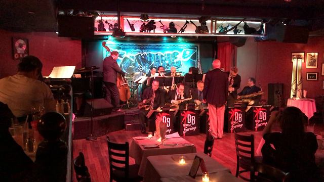 Rose Room - David Berger and The Sultans of Swing смотреть онлайн