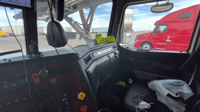 РАБОТА ВОДИТЕЛЕМ ЗА $20000 В МЕСЯЦ. ДАЛЬНОБОЙ НА НОВЫЙ ГОД. КАКОЙ ДАЛИ ТРАК смотреть онлайн