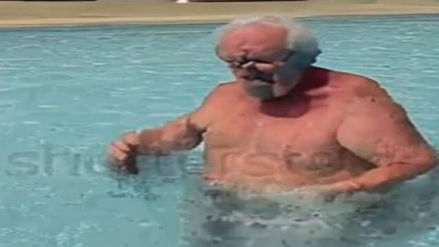 [AI] grandpa throwing soup in the pool смотреть онлайн