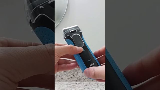 In Hand Review of Braun Electric Series 3 Razor with Precision Trimmer смотреть онлайн