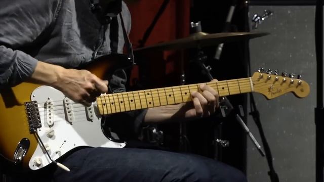 Eric Johnson Tests Out the American Vintage '56 Strat | Fender смотреть онлайн