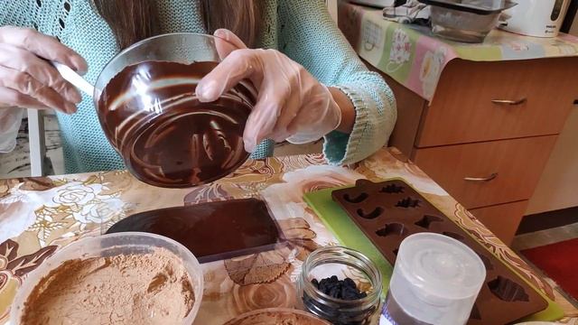 Живой шоколад. Рецепт настоящего шоколада из какао и кэроба смотреть онлайн