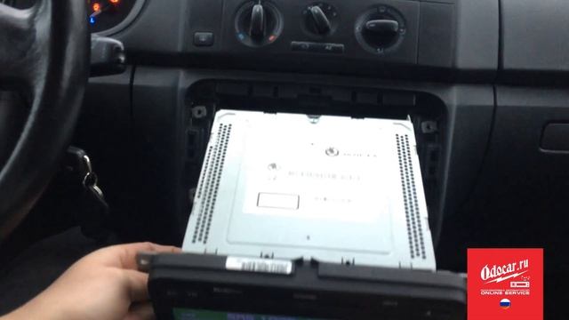 SKODA FABIA демонтаж магнитолы для раскодировки.Fabia SKODA Car Radio Remove