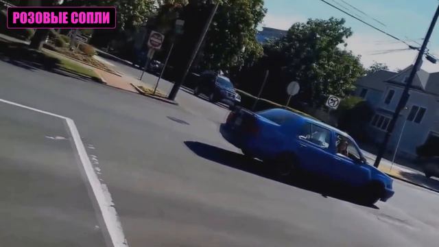 Девушка за рулем хочет всем рассказать про измену смотреть онлайн