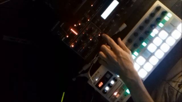 Arturia beatstep pro, Virus TI2,Roland SDE-330,Ableton(drums"ы),berlin school electronic music смотреть онлайн