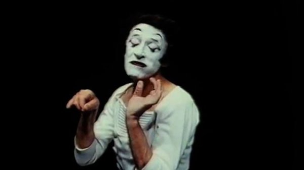 (Marcel Marceau)  Marselis Marso . Mime artist .