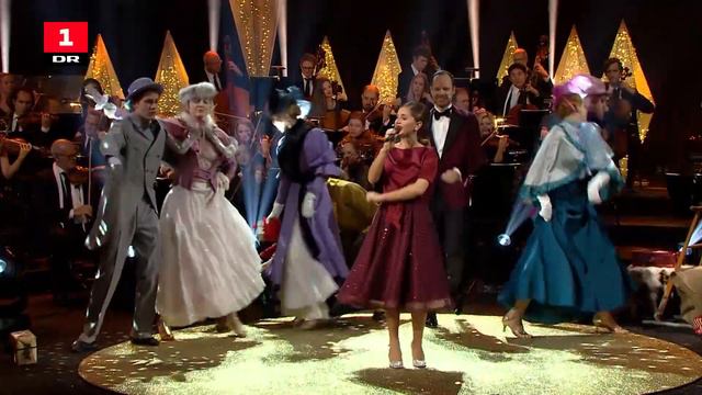 Stephania Potalivo - It's The Most Wonderful Time Of The Year | DR's Store Juleshow 2018 | DR1