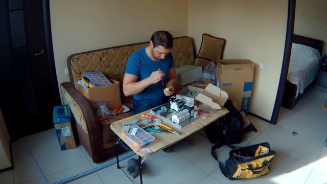 Timelaps - сборка ЩУ ЛОС или идея для бизнеса на дому + кот смотреть онлайн