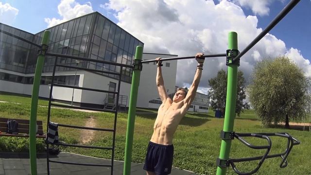 Адская ЗАРУБА с Друзьями! Отжимания на брусьях,Потягивания,Отжимания. смотреть онлайн