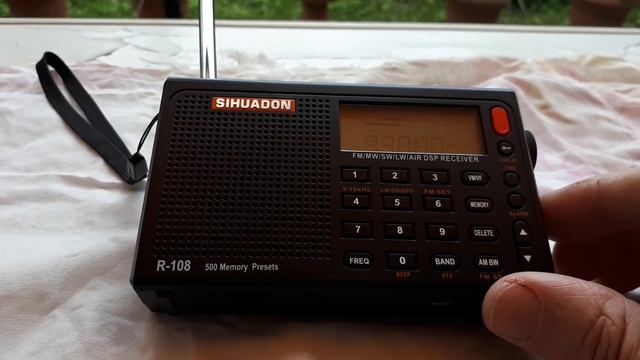 Радиоприёмник SIHUADON R-108. Первое впечатление. Приём дальней радиостанции на ФМ. смотреть онлайн