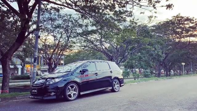 Toyota Wish ZGE20 смотреть онлайн