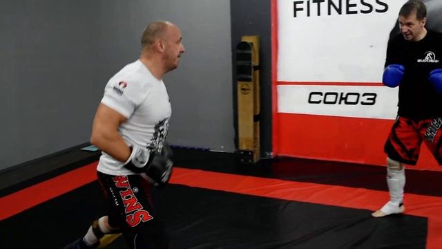 Отработка бэкфиста в произвольной связке. Budoshin Team смотреть онлайн