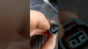 Провод обломился под самую фишку. Как грамотно устранить неисправносиь?!