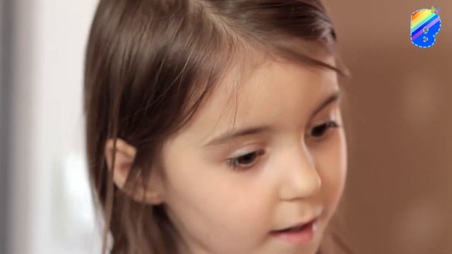 В юном месяце апреле Семейный канал Веселовка Кристина поет Крылатые качели смотреть онлайн