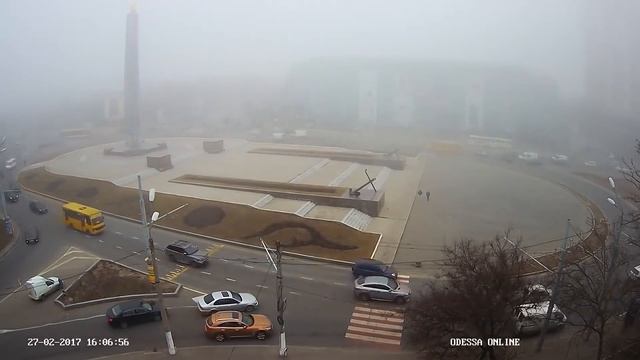 Туман окутал Площадь 10-го Апреля. Odessa ONLINE. смотреть онлайн