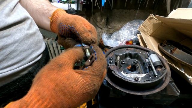 Правильная замена задних тормозных колодок Ланос Авео смотреть онлайн