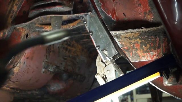 Huge CRASH DAMAGE and RUST Repair; Spare Wheel Well - The Vintage Volvo Project #8 смотреть онлайн