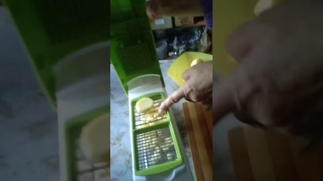 Начинаю работу новой овощерезкой VETTA