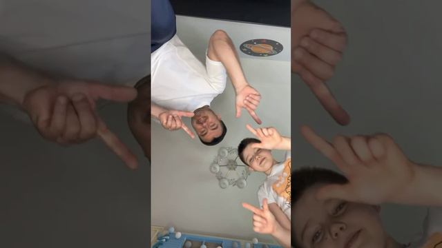 Те самые парни 😂 смотреть онлайн