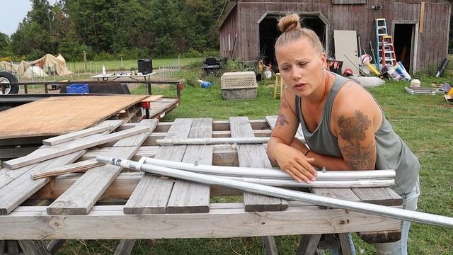 how WE bend hoops | bootstrap farmer hoop bender | 20 foot hoops | diy greenhouse | chink link pole смотреть онлайн