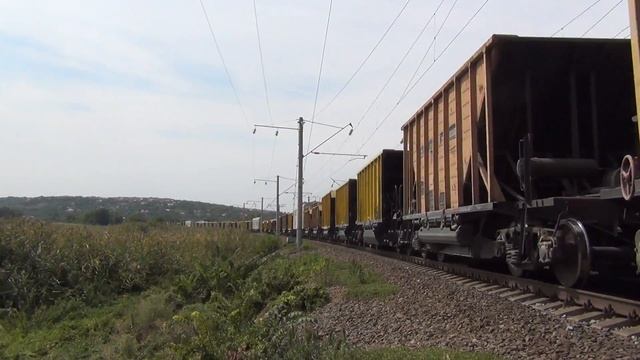 Встреча электровозов ЭП1М-530 и ВЛ80К-022