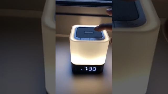 Altavoz Bluetooth Luz Nocturna,Lámpara de Noche Smart Touch, Muchas funciones, y además es económic смотреть онлайн